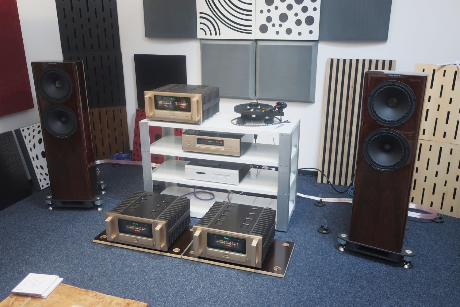 2025-02-28-TST-Accuphase-A-300-2